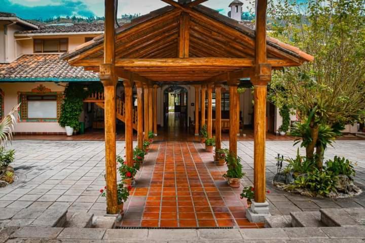 Uzhupud Garden Hotel & Lodge Paute Buitenkant foto